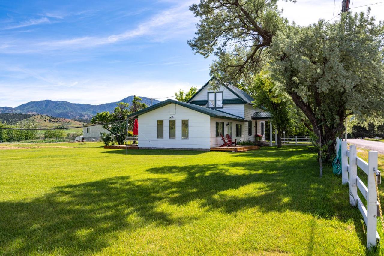 Dempsey Meadows Inn Lava Hot Springs Exterior photo